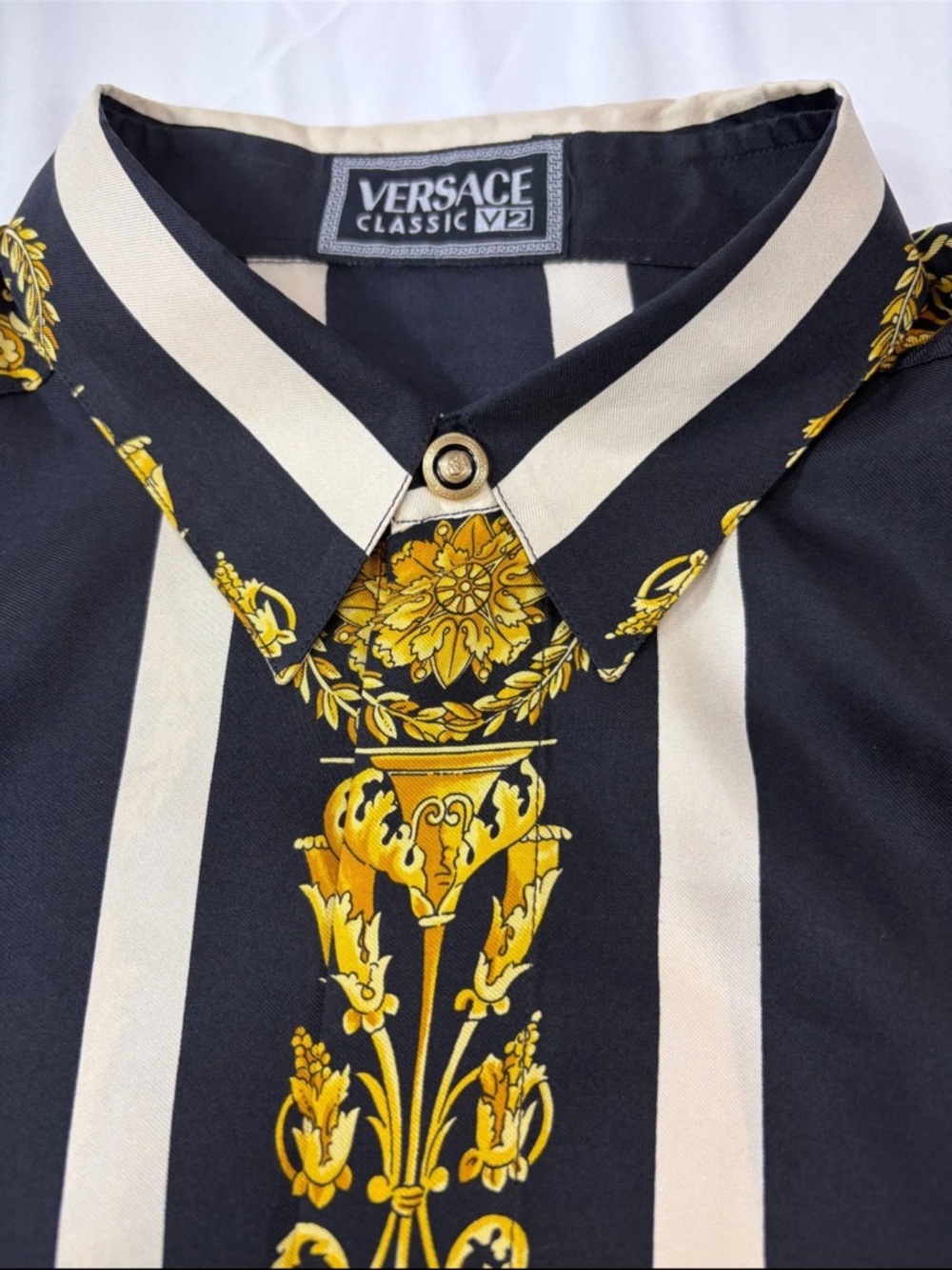 Very Rare Gianni Versace Silk Baroque Jewels button up shirt Vintage - Picture 16 of 16